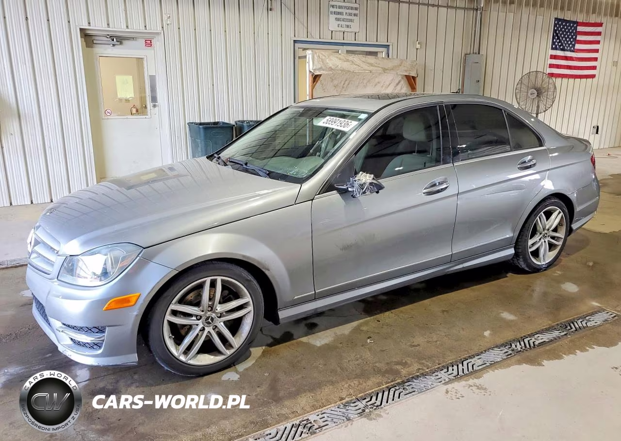 2012 Mercedes-Benz C 300 4Matic – zdjęcie 1 z 12