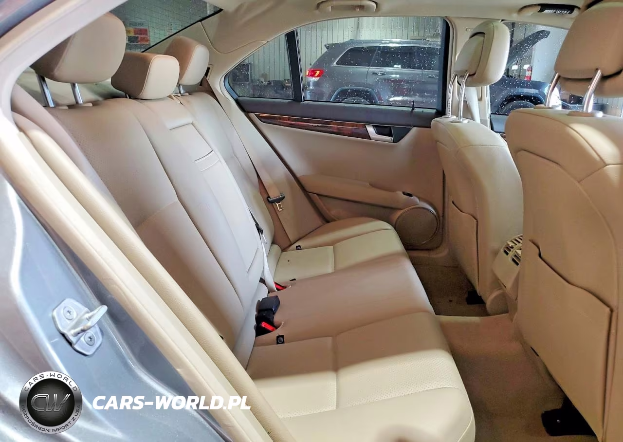 2012 Mercedes-Benz C 300 4Matic VIN:WDDGF8BB8CR231793 - 10