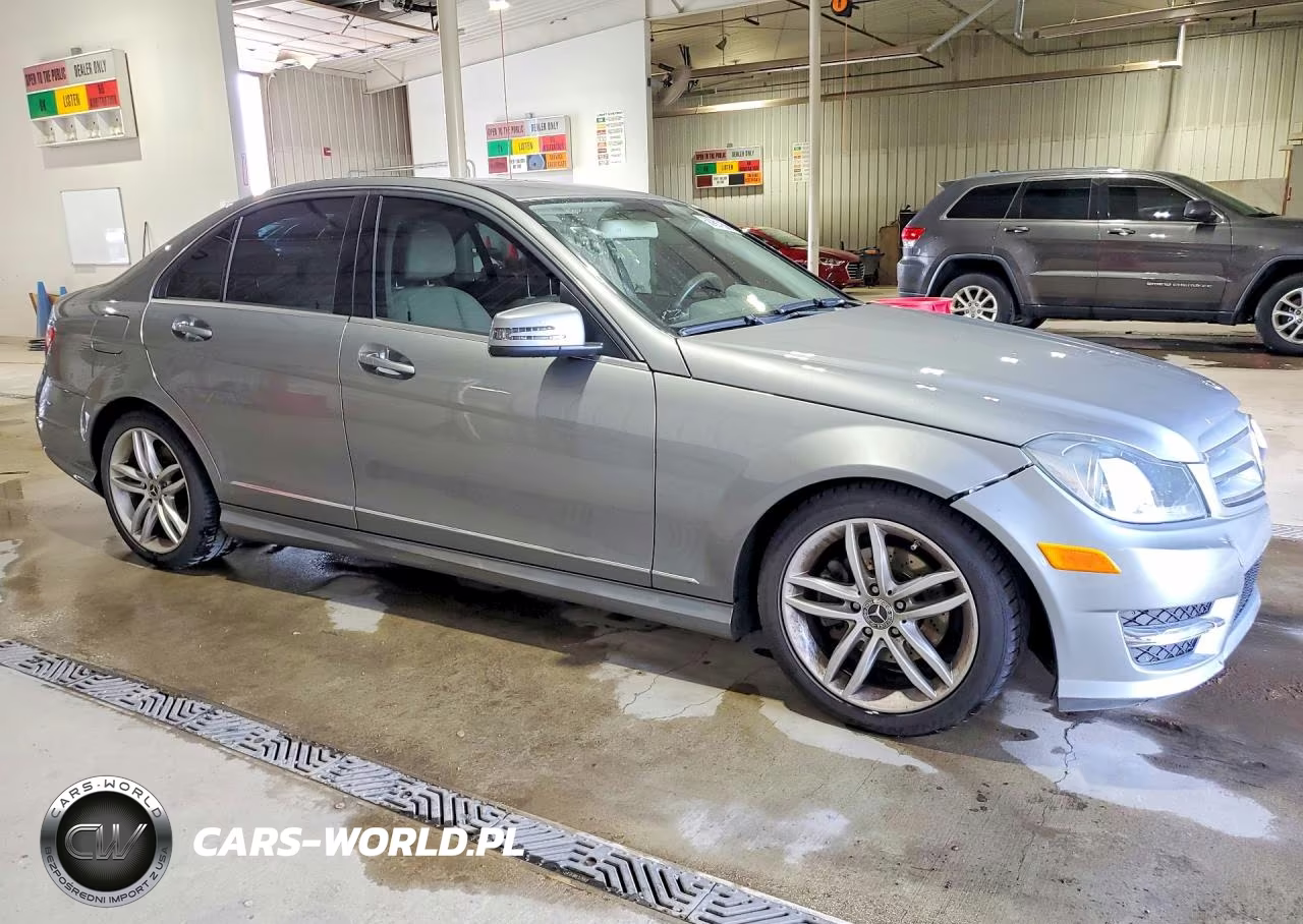2012 Mercedes-Benz C 300 4Matic VIN:WDDGF8BB8CR231793 - 4