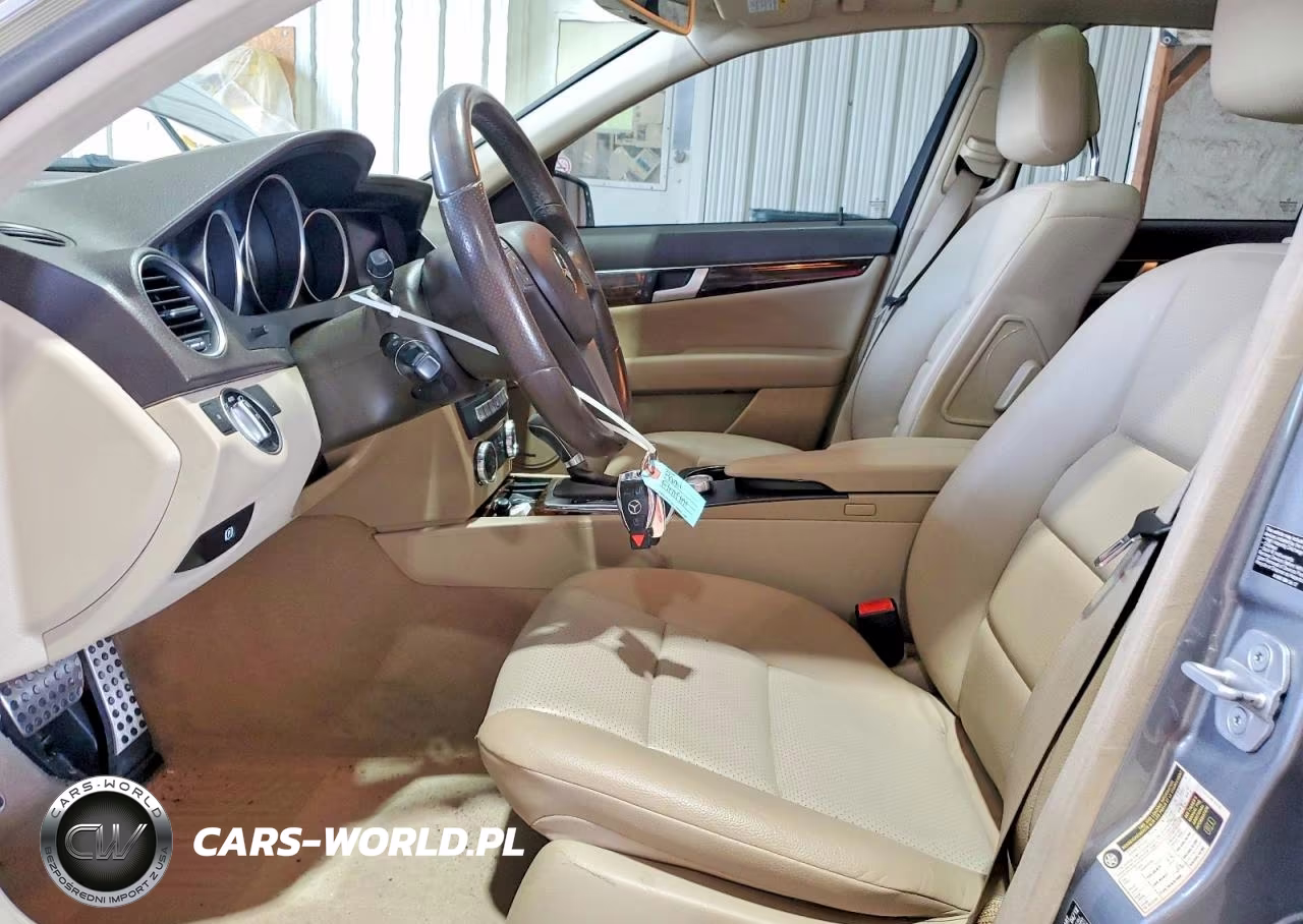 2012 Mercedes-Benz C 300 4Matic VIN:WDDGF8BB8CR231793 - 7