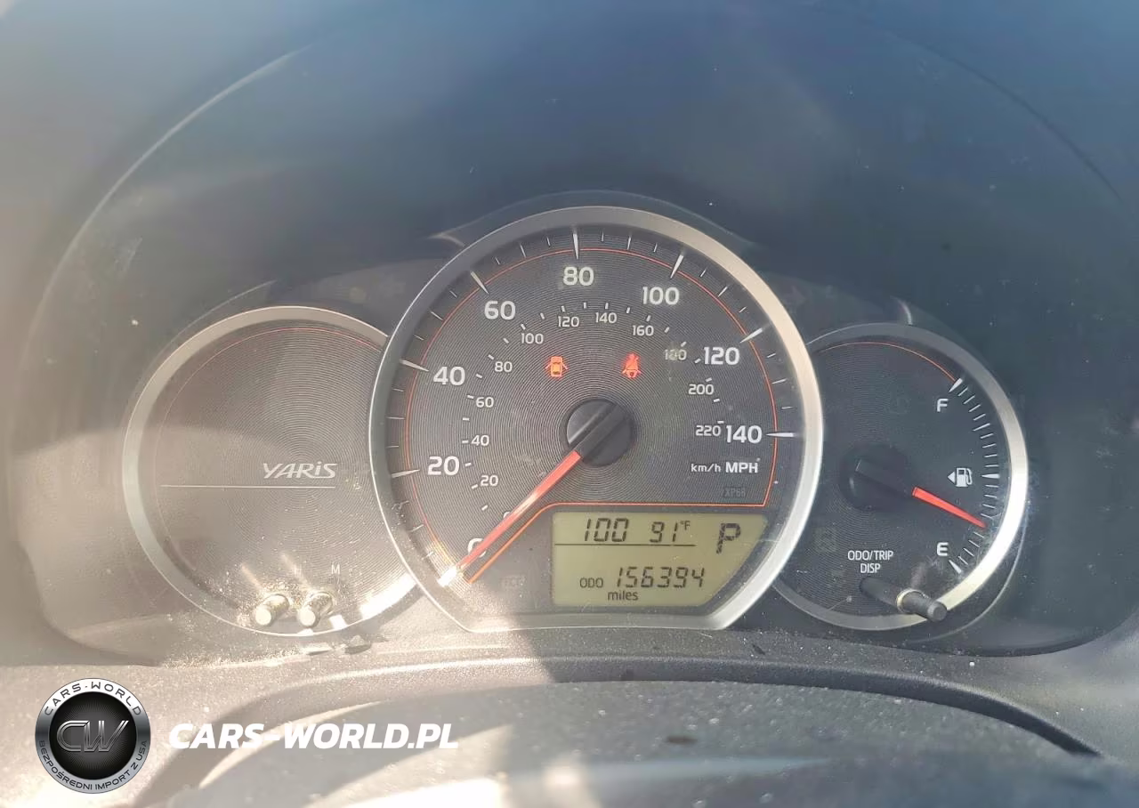 2014 Toyota Yaris 3-Door Le VIN:JTDJTUD30ED589459 - 10