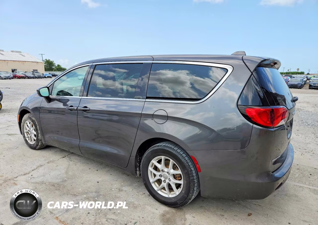 2017 Chrysler Pacifica Touring VIN:2C4RC1DG7HR703592 - 2