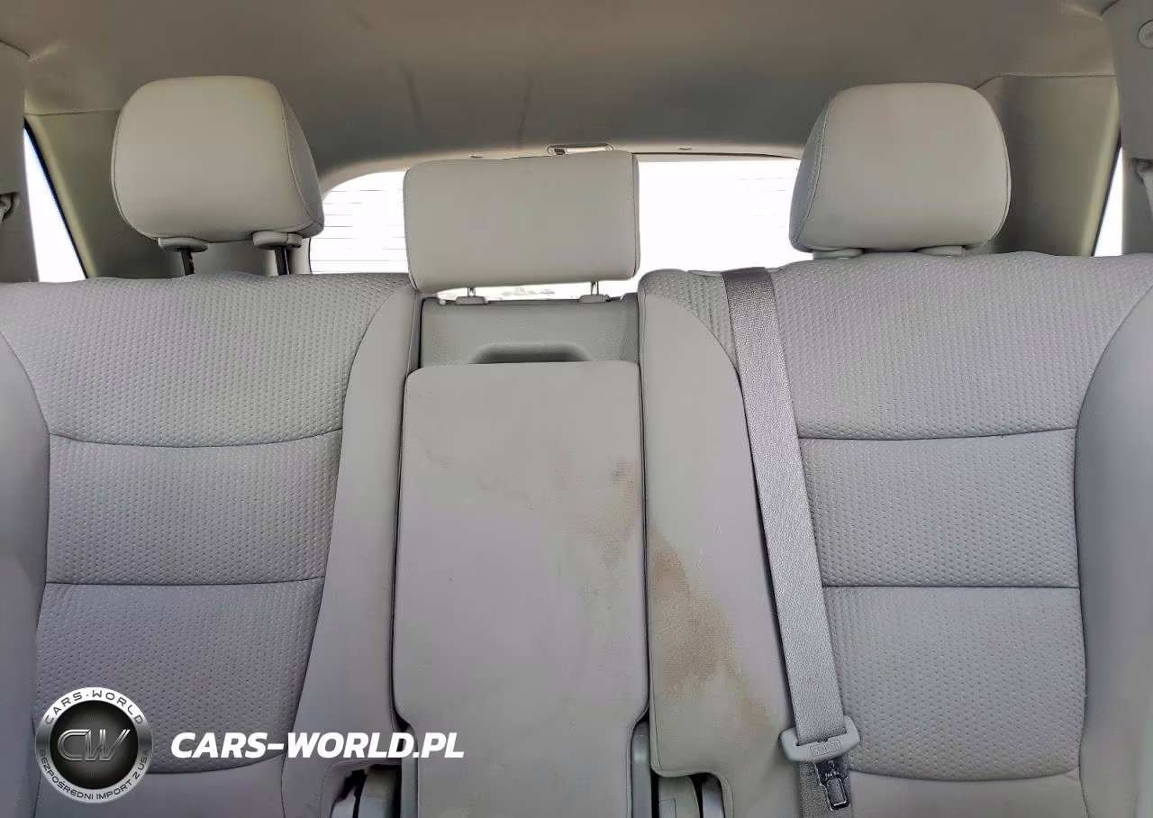 2011 Kia Sorento Lx VIN:5XYKT3A18BG043586 - 10