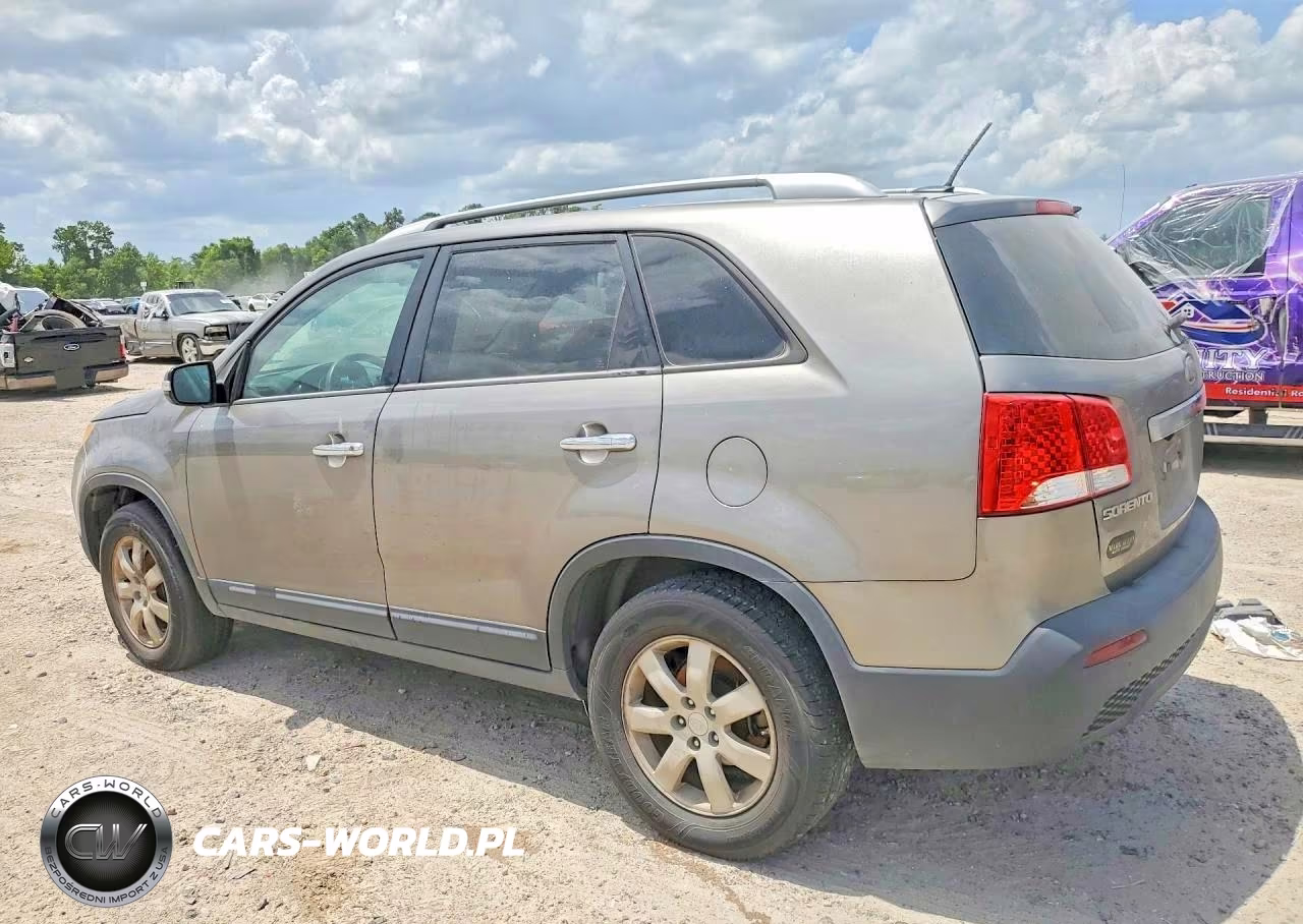 2011 Kia Sorento Lx VIN:5XYKT3A18BG043586 - 2