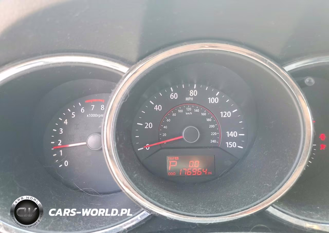 2011 Kia Sorento Lx VIN:5XYKT3A18BG043586 - 9