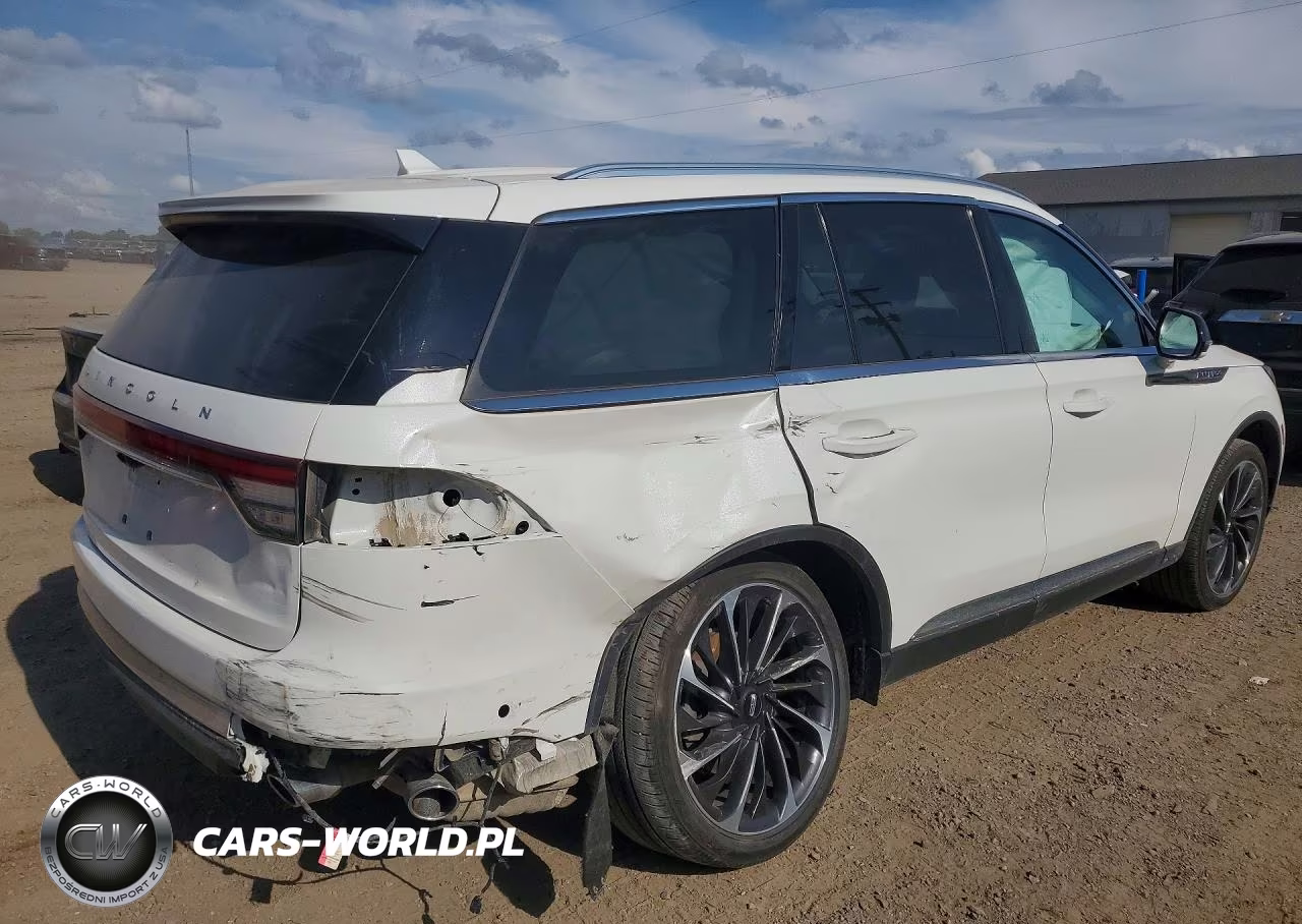 2023 Lincoln Aviator Reserve VIN:5LM5J7XC4PGL30357 - 3