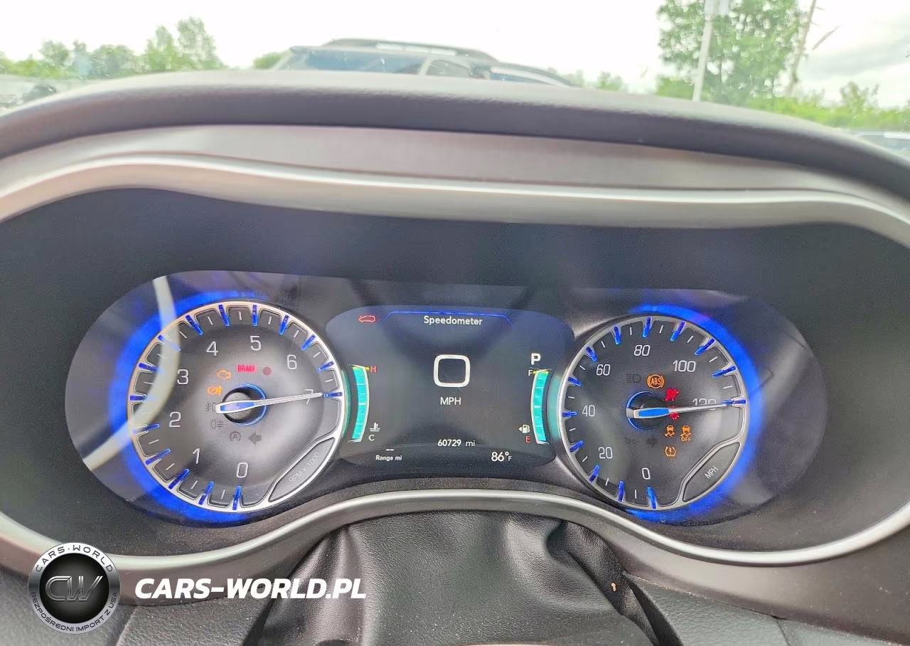 2023 Chrysler Pacifica Touring L VIN:2C4RC1BG2PR597473 - 9
