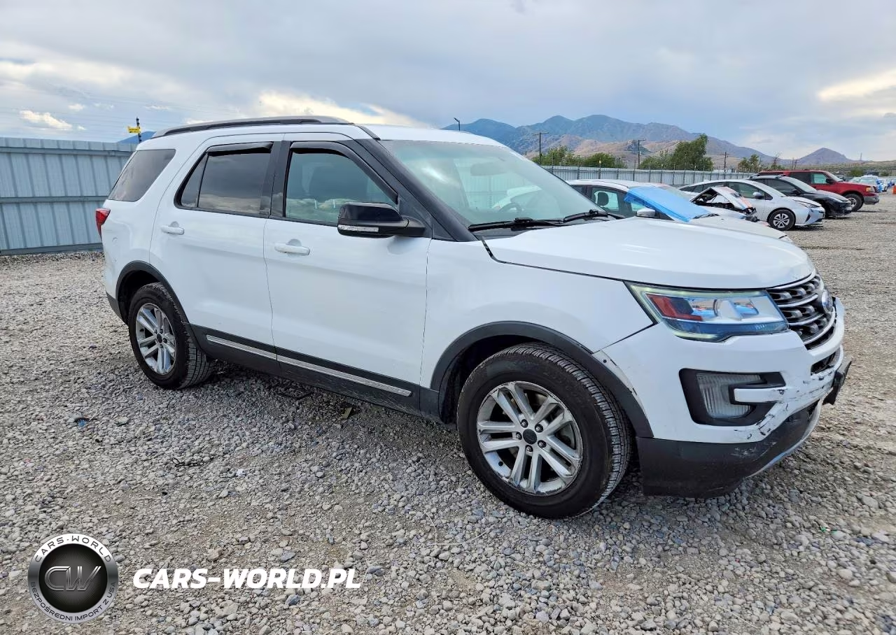 2017 Ford Explorer Xlt VIN:1FM5K7D84HGA88557 - 4