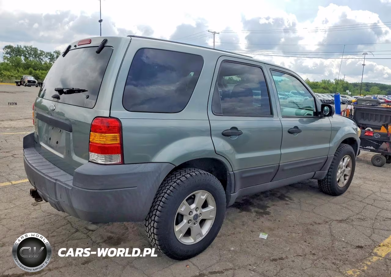 2005 Ford Escape Xlt VIN:1FMYU031X5DA15824 - 3