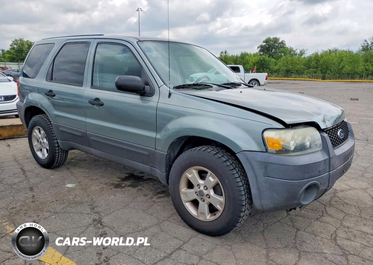 2005 Ford Escape Xlt VIN:1FMYU031X5DA15824 - 4