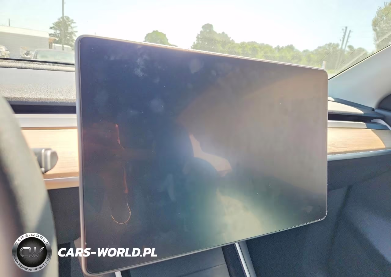 2020 Tesla Model Y VIN:5YJYGDEF1LF012120 - 9