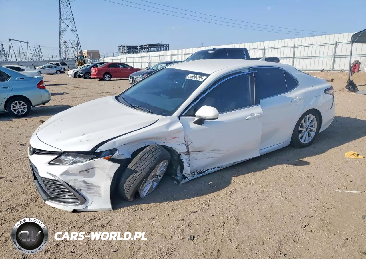 2024 Toyota Camry Le – zdjęcie 1 z 13