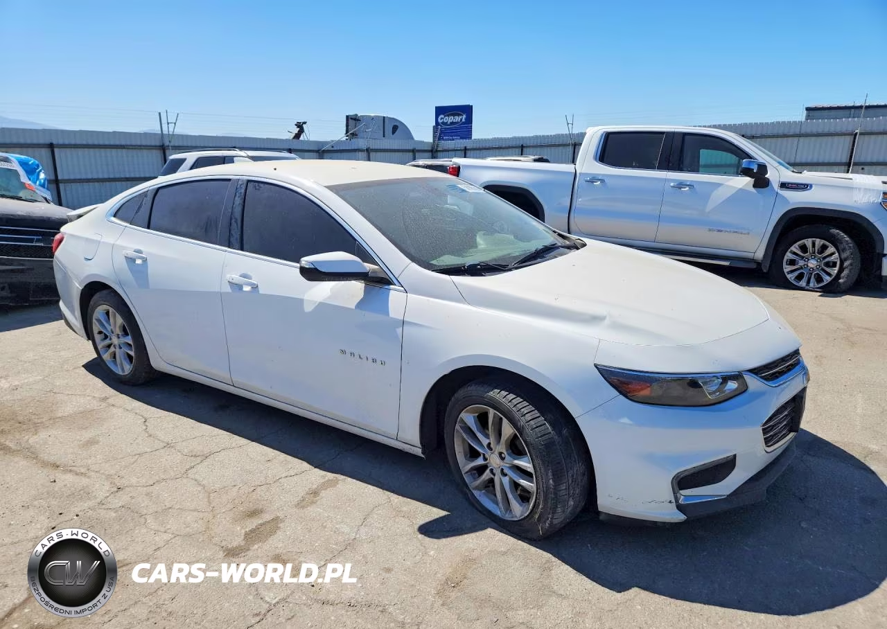 2018 Chevrolet Malibu VIN:1G1ZD5ST9JF129149 - 4