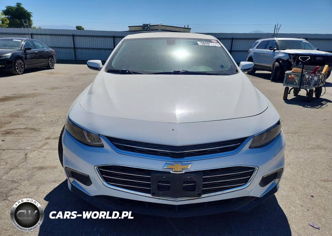 2018 Chevrolet Malibu VIN:1G1ZD5ST9JF129149 - 5