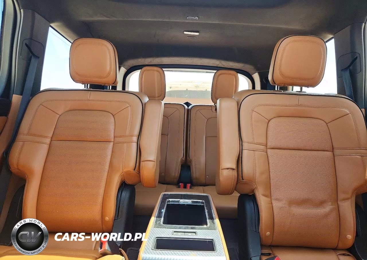 2020 Lincoln Aviator VIN:5LM5J9XC4LGL29067 - 10