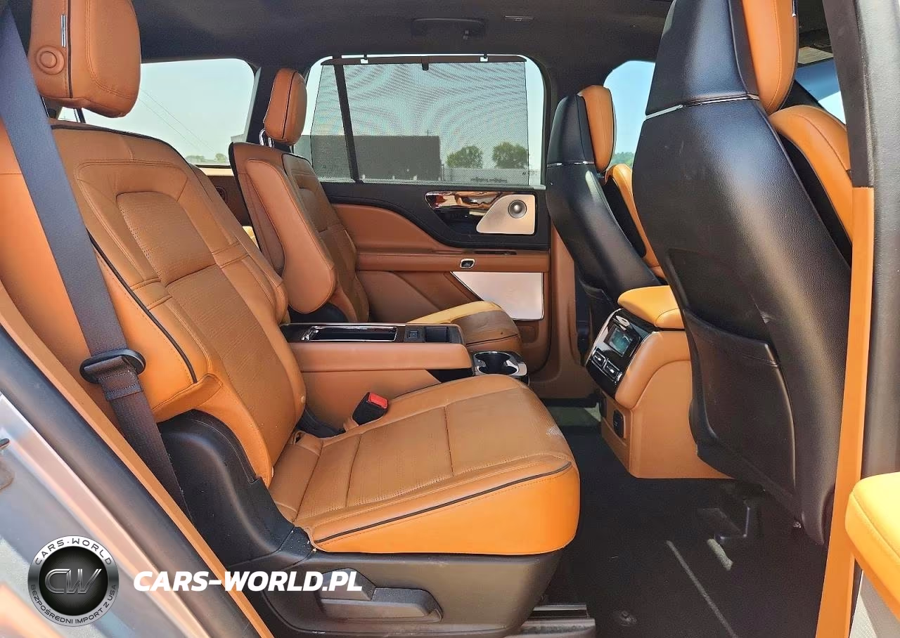 2020 Lincoln Aviator VIN:5LM5J9XC4LGL29067 - 11