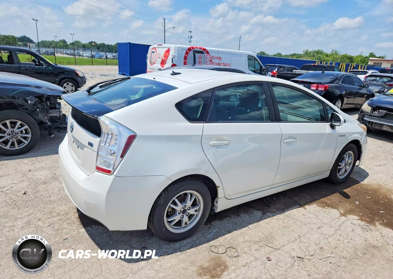 2011 Toyota Prius Two VIN:JTDKN3DU1B5342622 - 3
