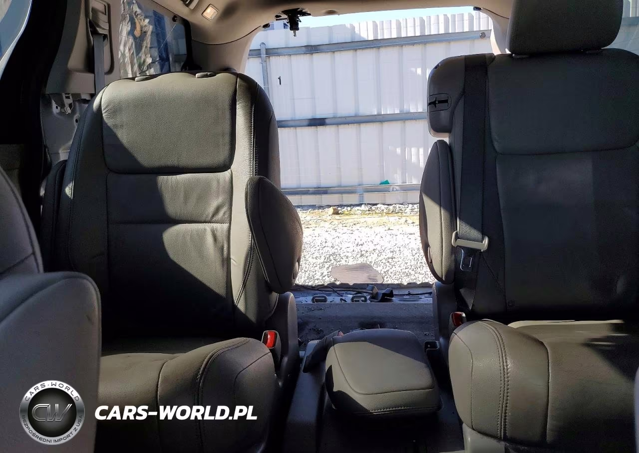 2019 Toyota Sienna Xle 8-Passenger VIN:5TDYZ3DCXKS978066 - 10