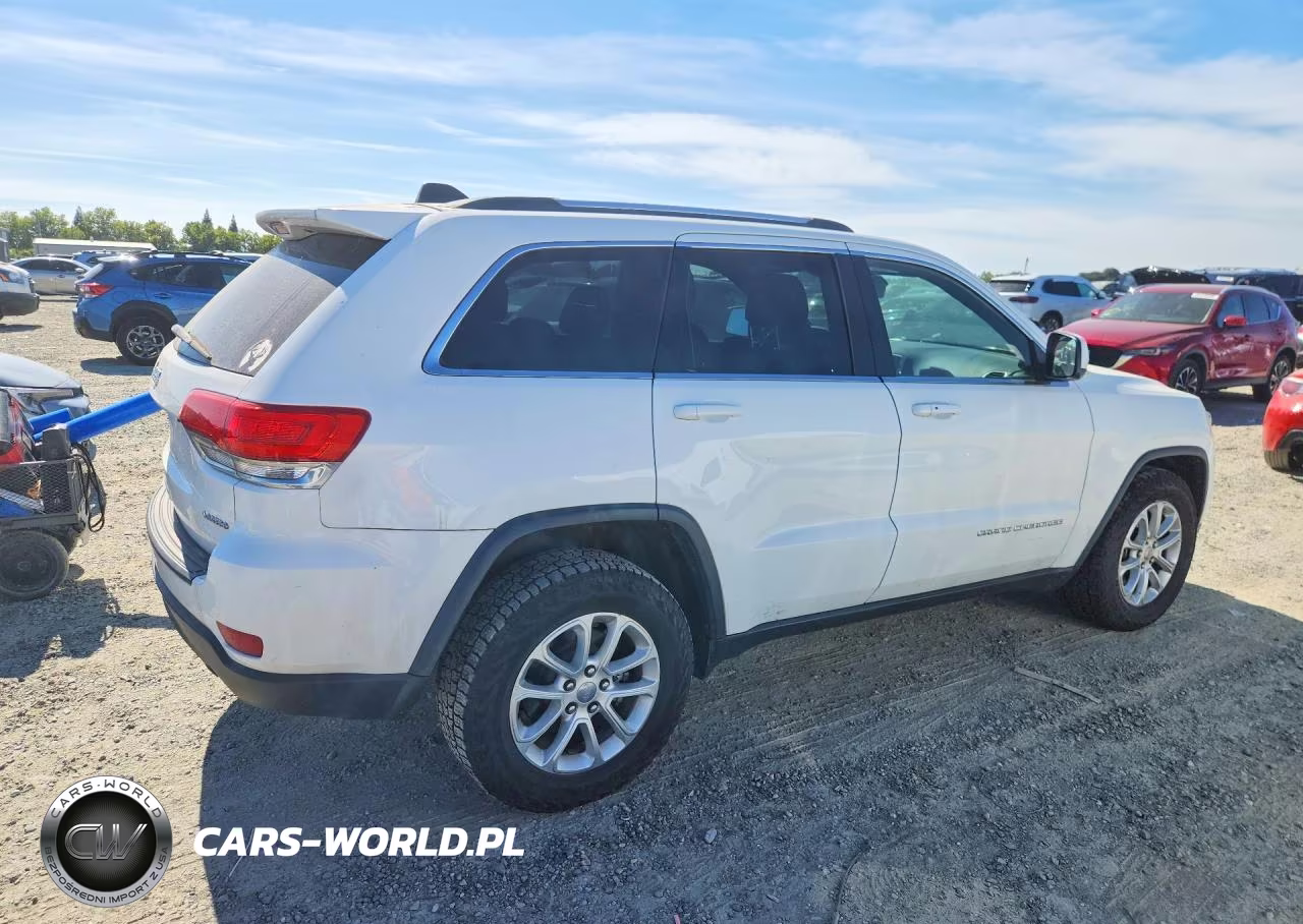 2015 Jeep Grand Cherokee Laredo VIN:1C4RJFAG2FC807601 - 3