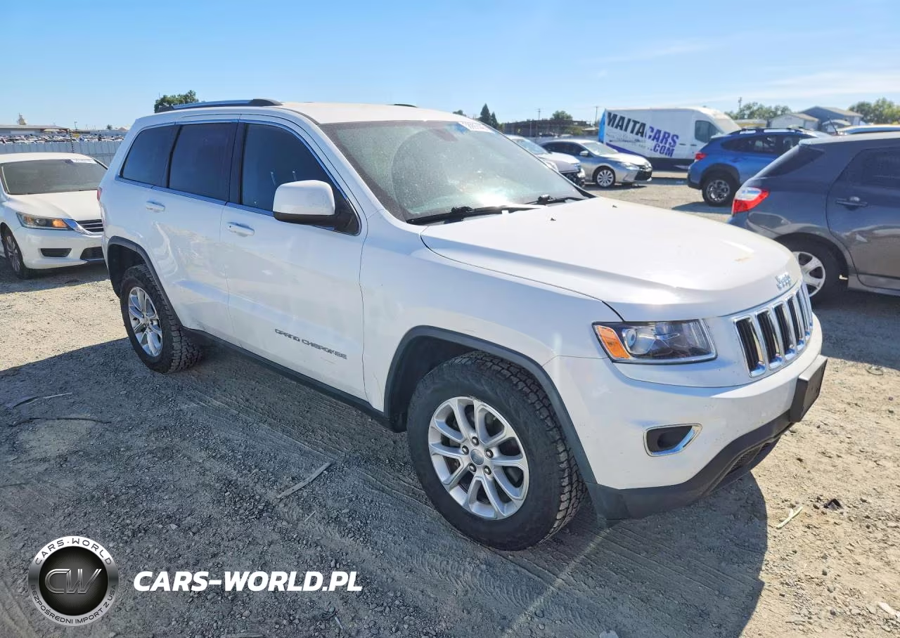 2015 Jeep Grand Cherokee Laredo VIN:1C4RJFAG2FC807601 - 4