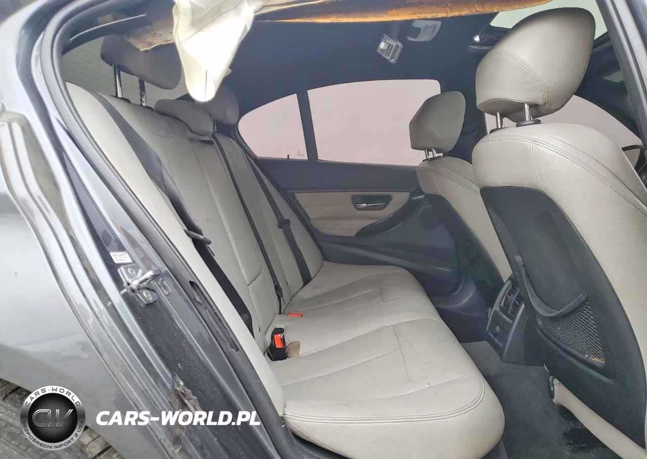 2012 BMW 3 Series VIN:WBA3A5C58CF340834 - 10