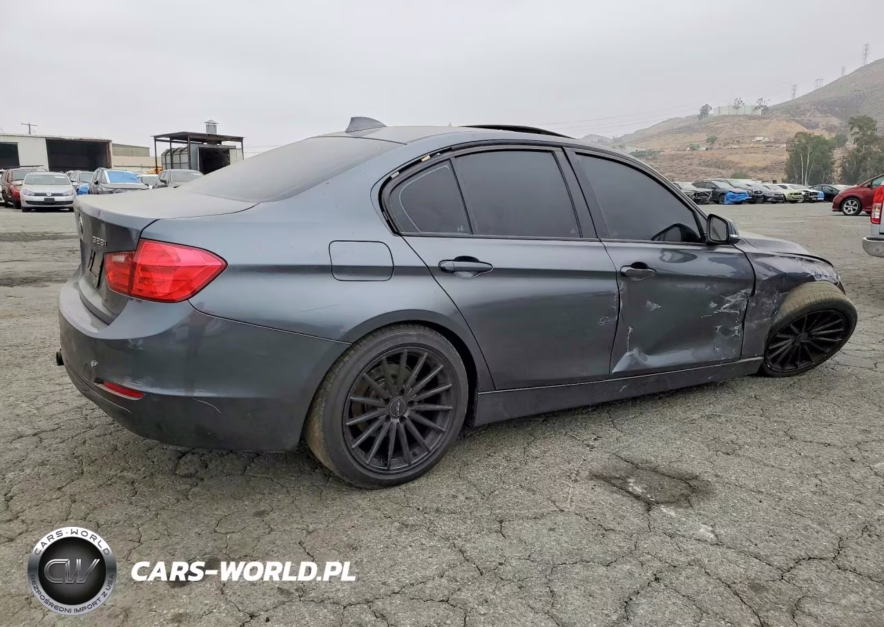 2012 BMW 3 Series VIN:WBA3A5C58CF340834 - 3