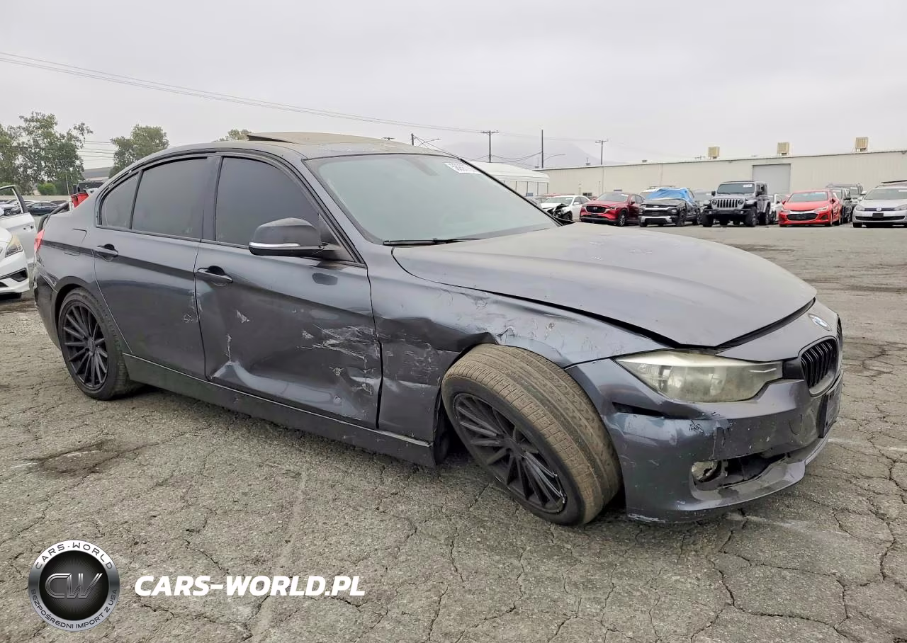 2012 BMW 3 Series VIN:WBA3A5C58CF340834 - 4