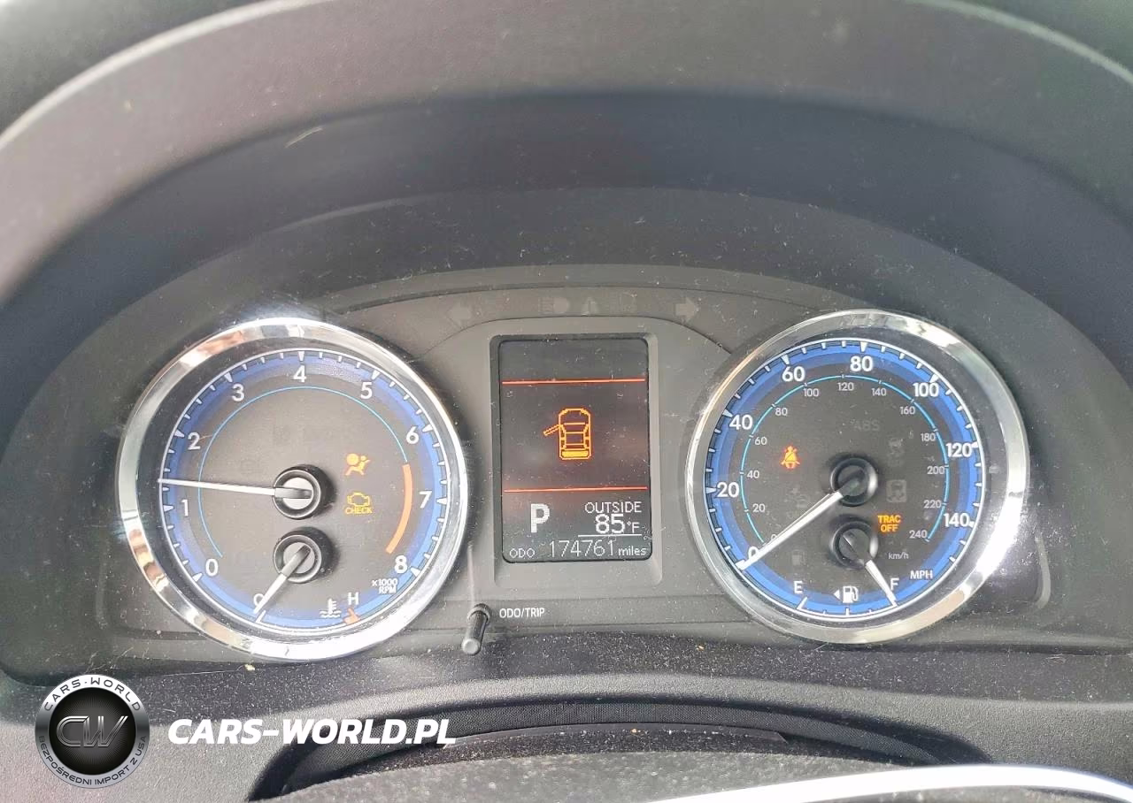 2017 Toyota Corolla Le VIN:2T1BURHE9HC855699 - 9