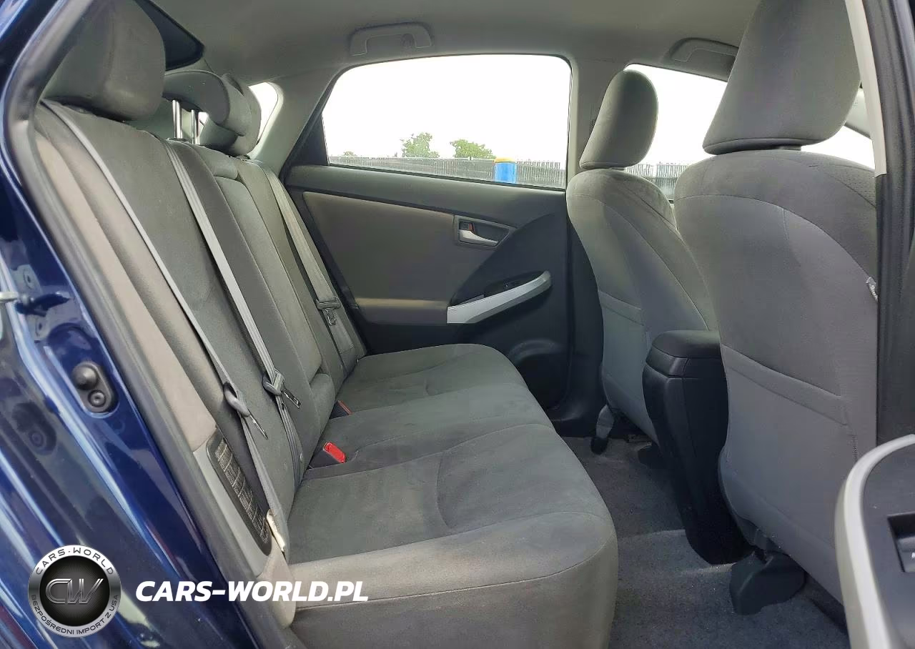 2013 Toyota Prius Two VIN:JTDKN3DU2D1629431 - 10