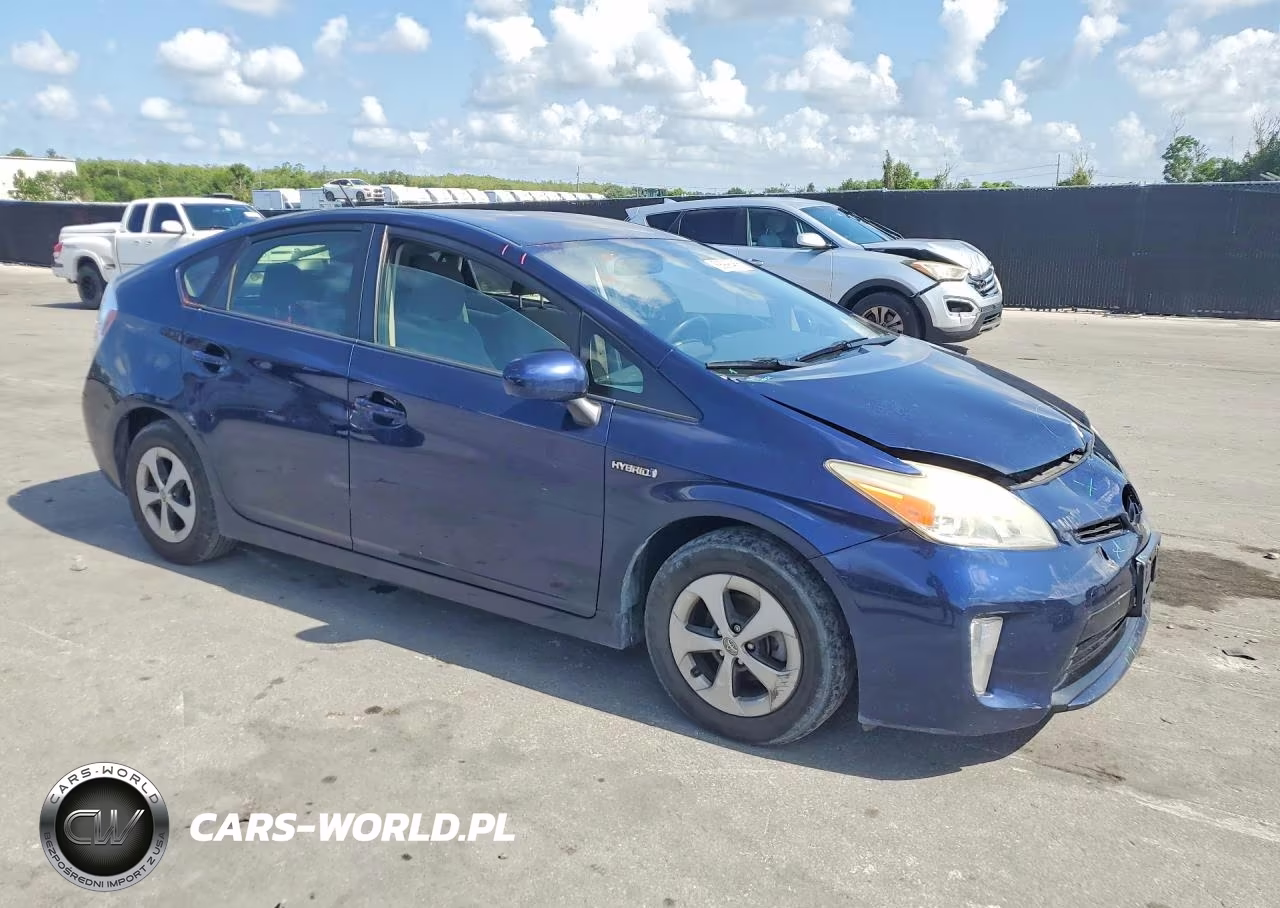 2013 Toyota Prius Two VIN:JTDKN3DU2D1629431 - 4