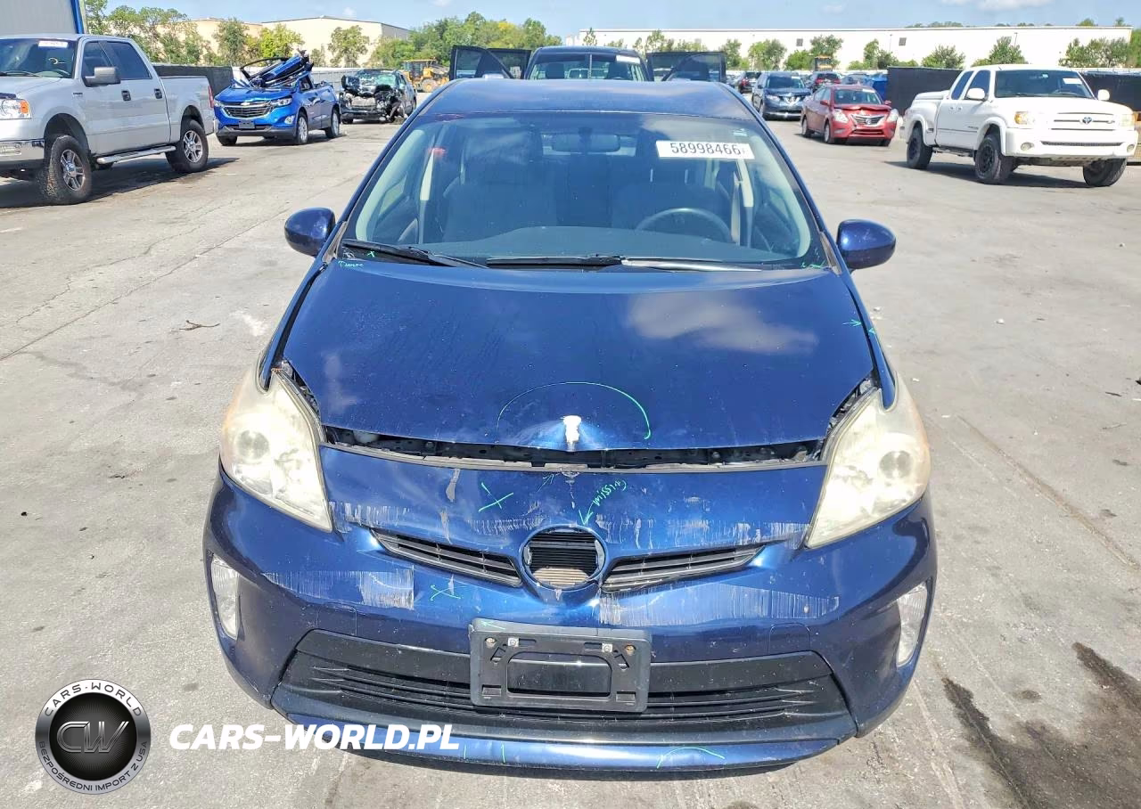 2013 Toyota Prius Two VIN:JTDKN3DU2D1629431 - 5