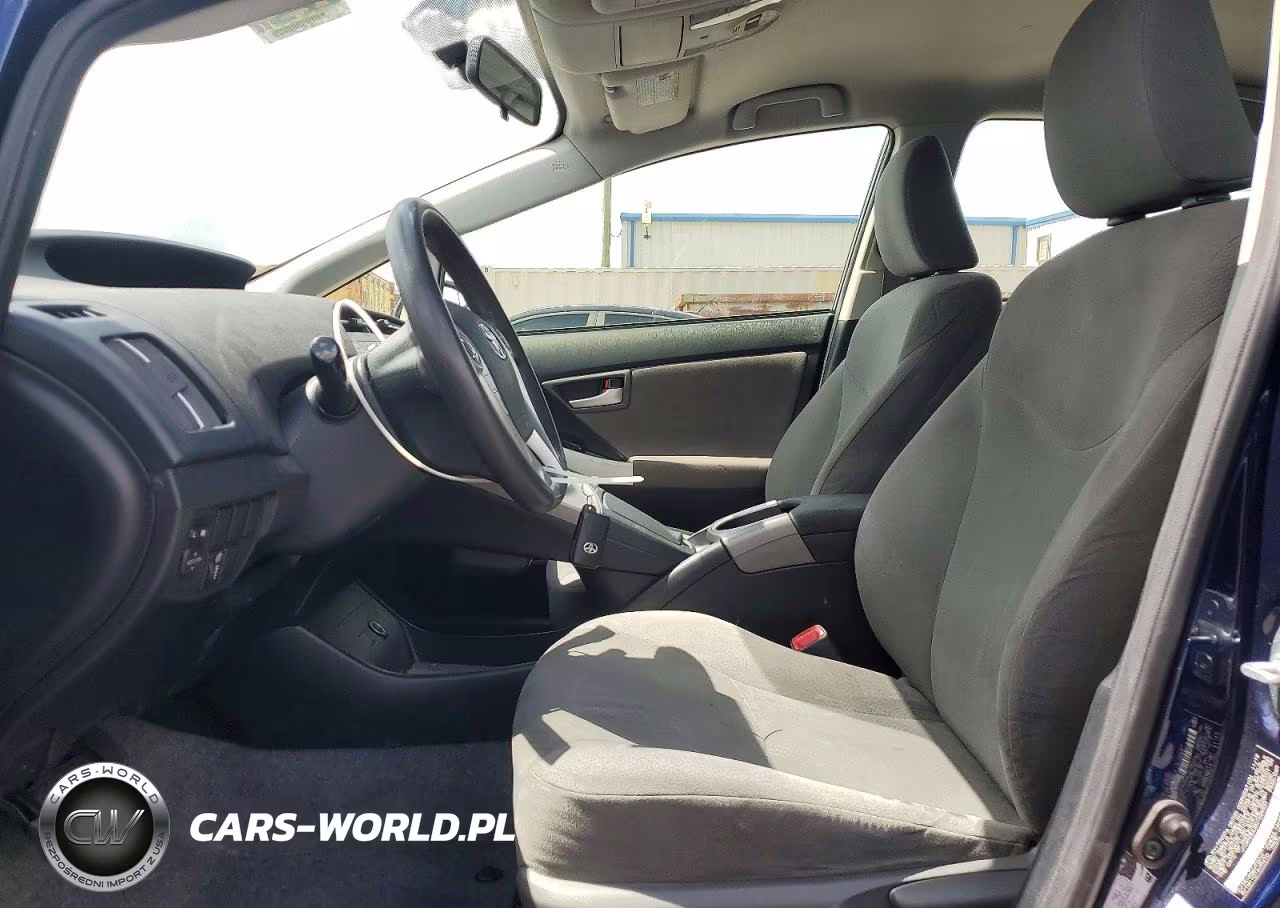 2013 Toyota Prius Two VIN:JTDKN3DU2D1629431 - 7