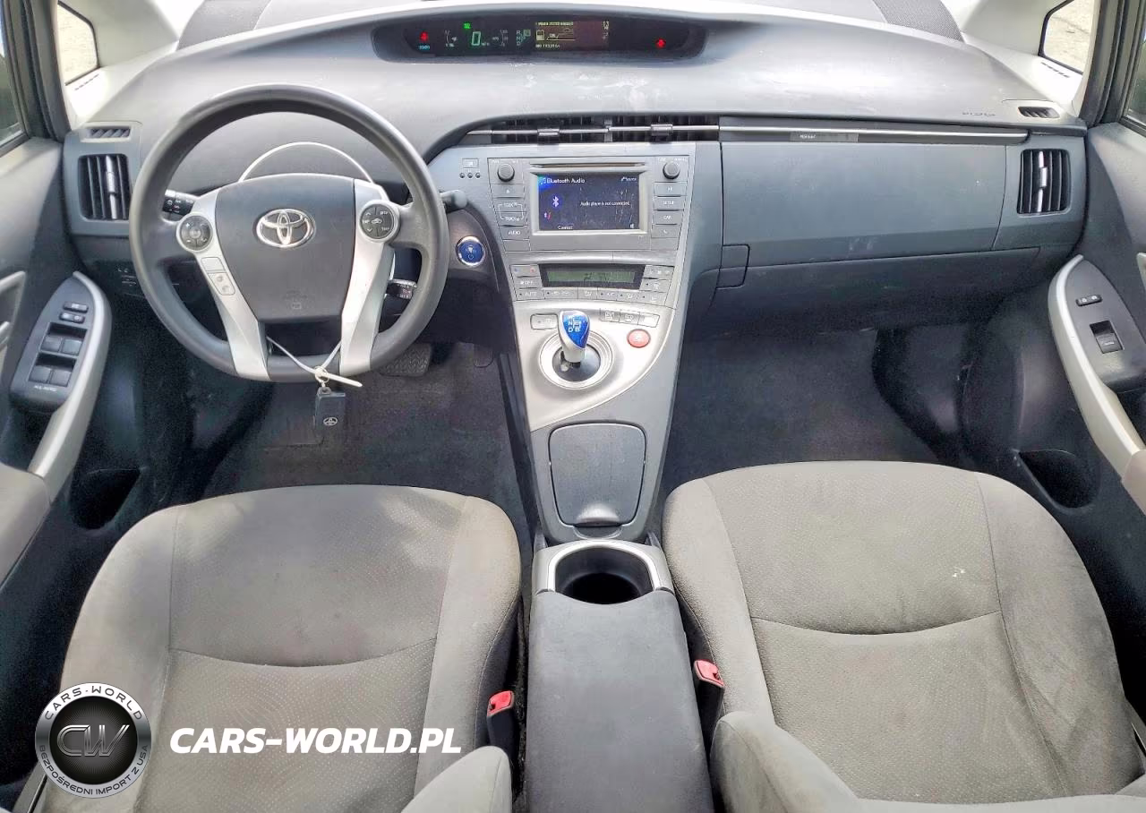 2013 Toyota Prius Two VIN:JTDKN3DU2D1629431 - 8