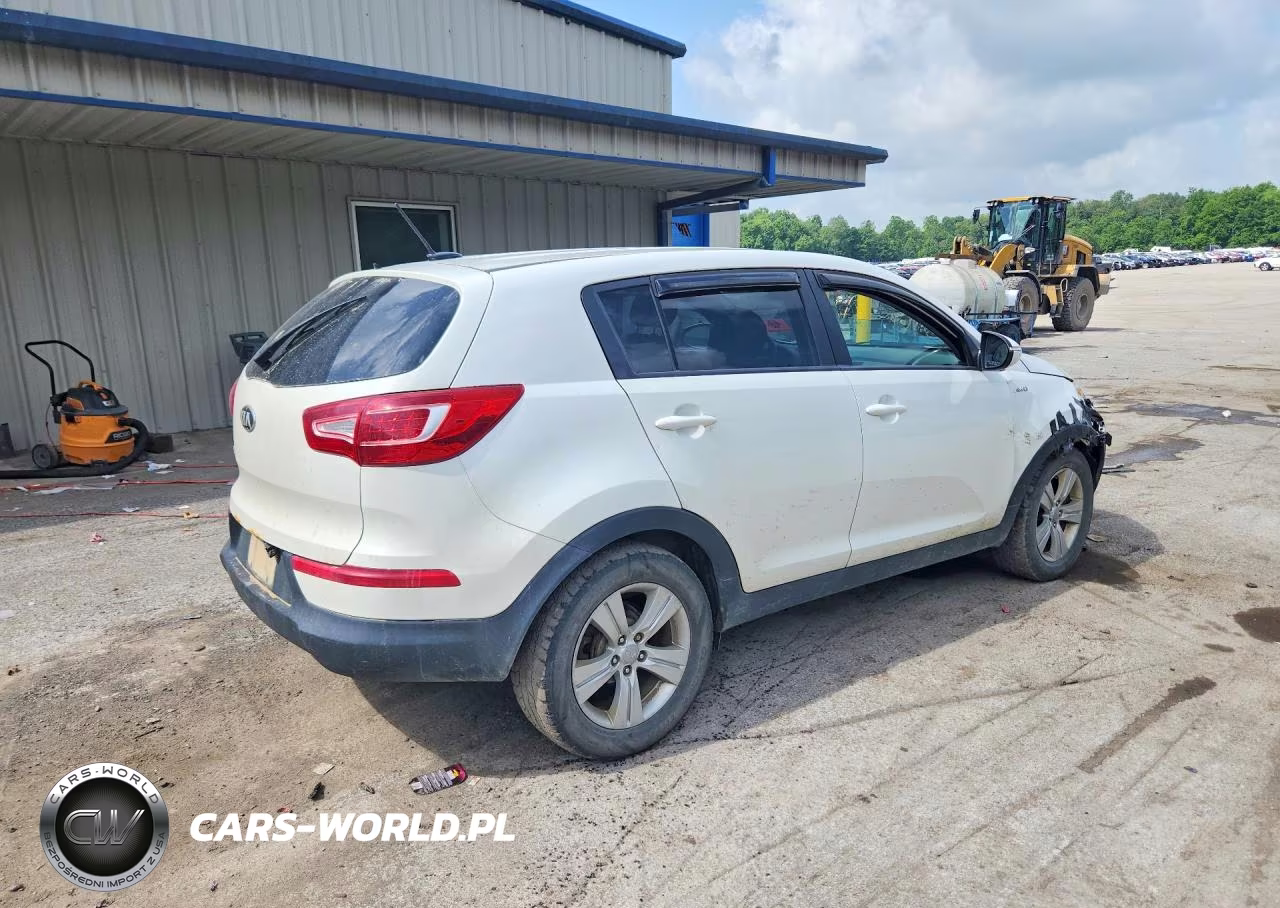 2013 Kia Sportage Lx VIN:KNDPBCA23D7380815 - 3