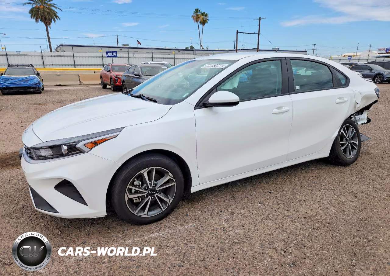 2024 Kia Forte Lxs – zdjęcie 1 z 12