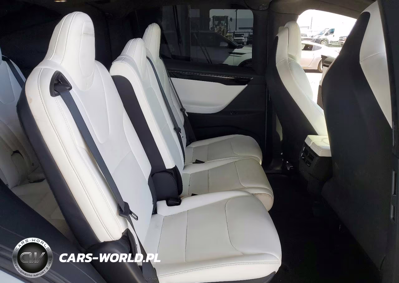 2018 Tesla Model X VIN:5YJXCAE21JF106367 - 11