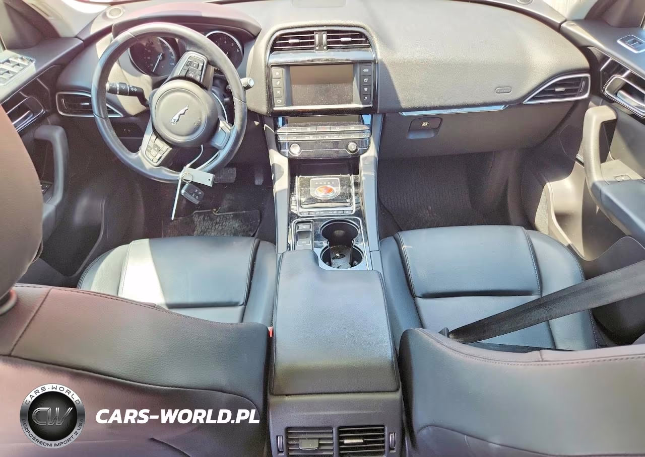 2017 Jaguar F-Pace Premium VIN:SADCJ2BV7HA886911 - 8
