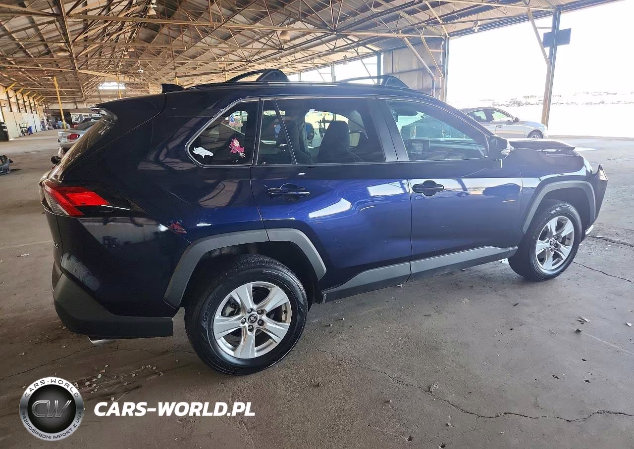 2021 Toyota Rav4 Xle VIN:2T3W1RFV6MW144782 - 3