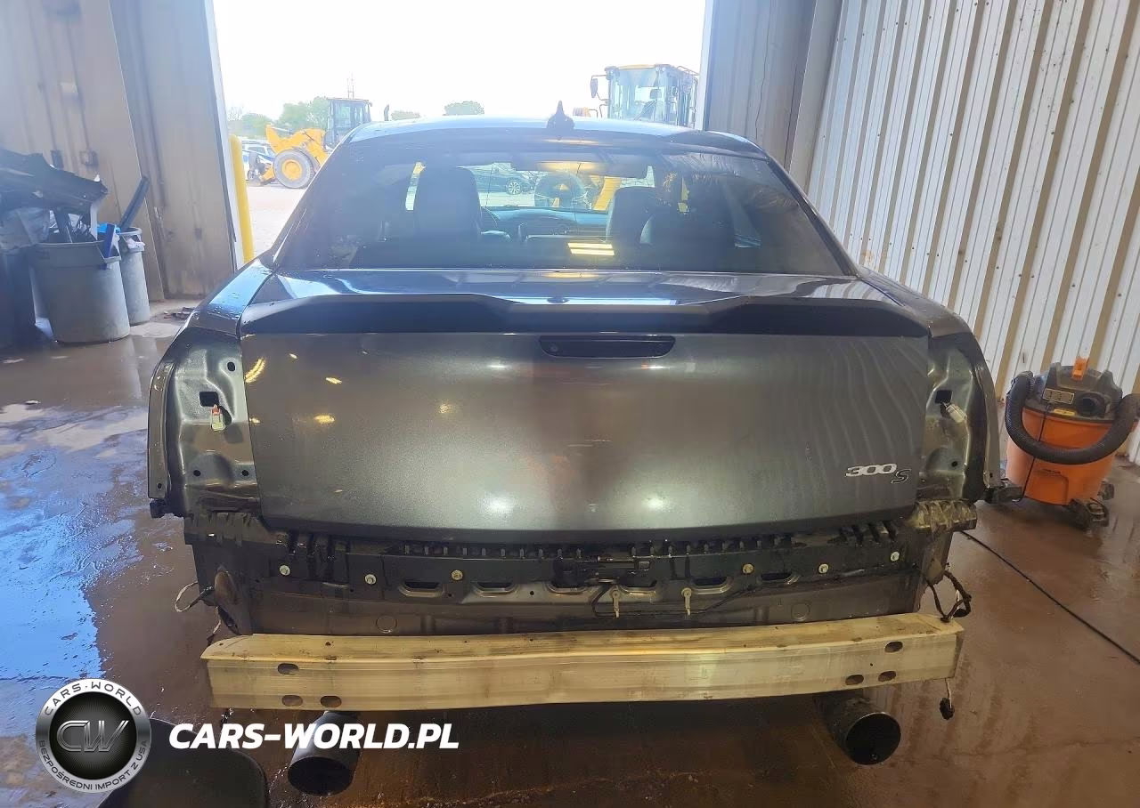2019 Chrysler 300 S VIN:2C3CCAGG2KH631509 - 6