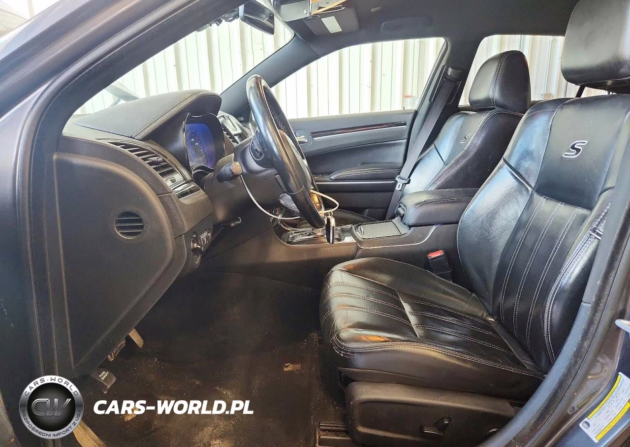 2019 Chrysler 300 S VIN:2C3CCAGG2KH631509 - 7