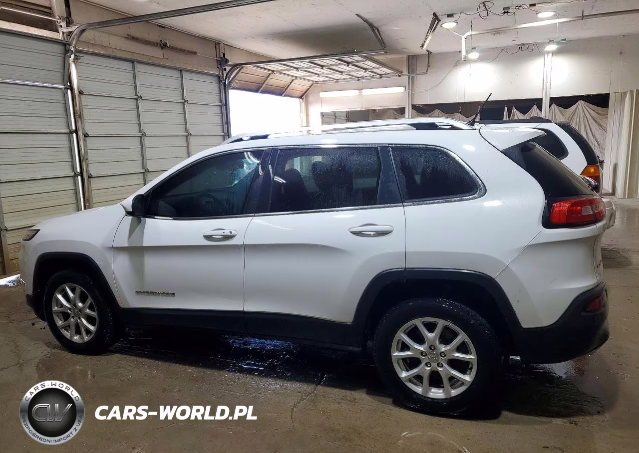 2015 Jeep Cherokee Latitude VIN:1C4PJMCS1FW603903 - 2