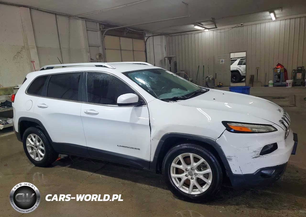 2015 Jeep Cherokee Latitude VIN:1C4PJMCS1FW603903 - 4