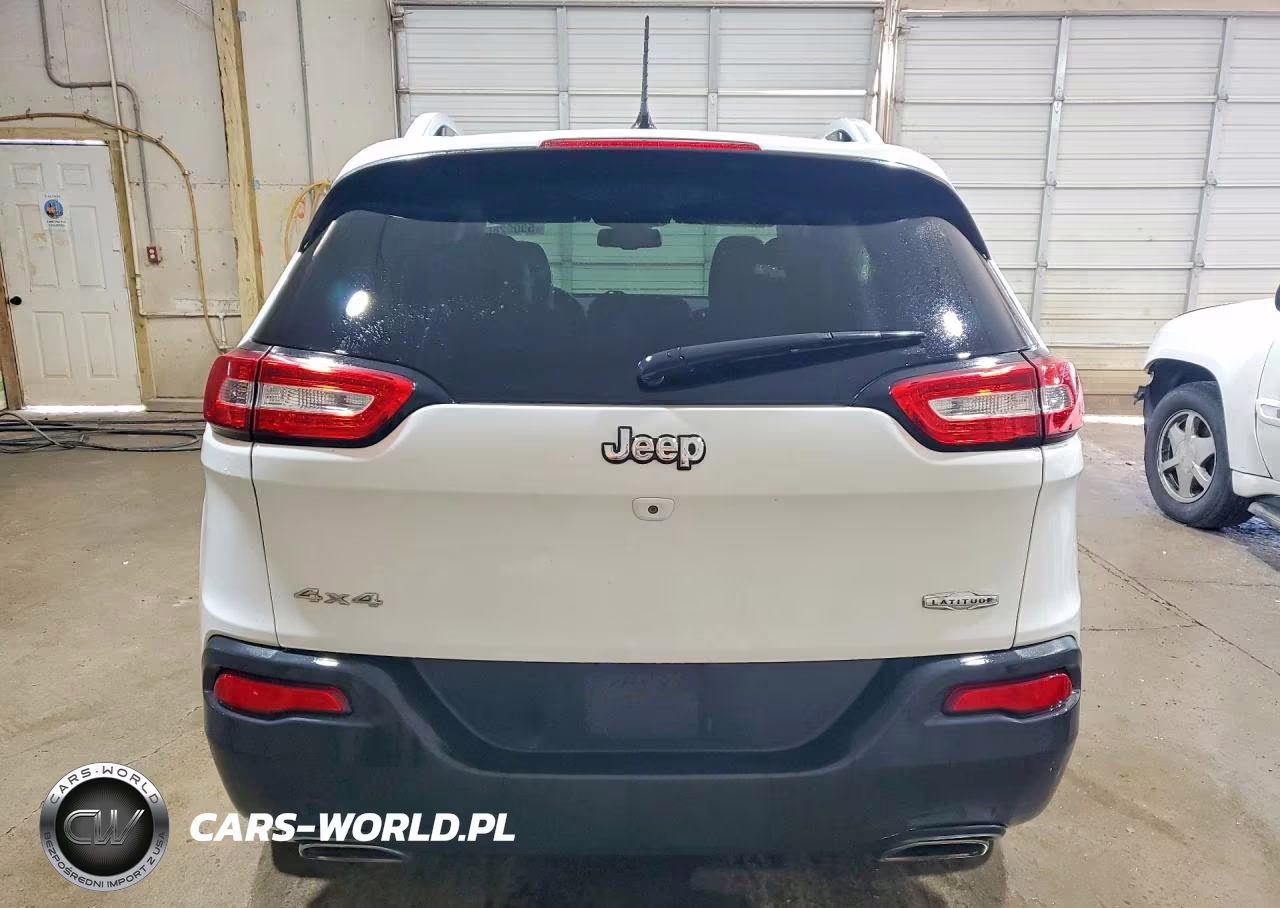 2015 Jeep Cherokee Latitude VIN:1C4PJMCS1FW603903 - 6