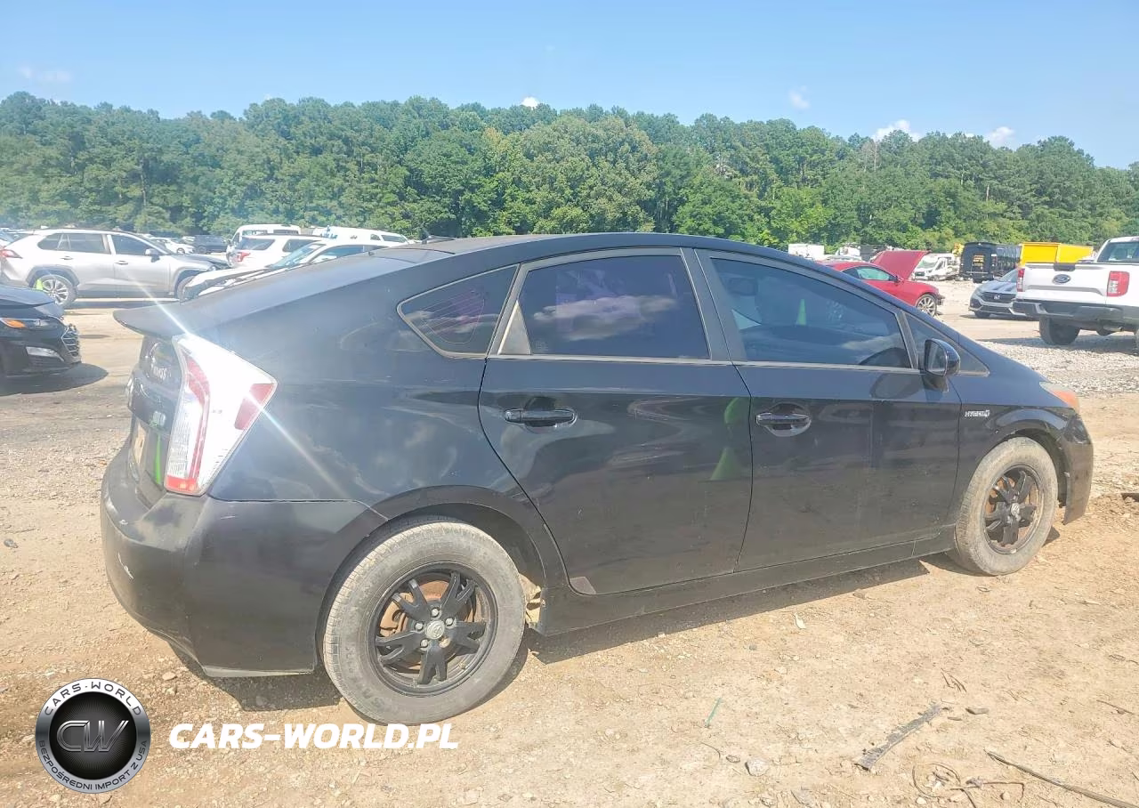 2013 Toyota Prius Four VIN:JTDKN3DU0D5644681 - 3
