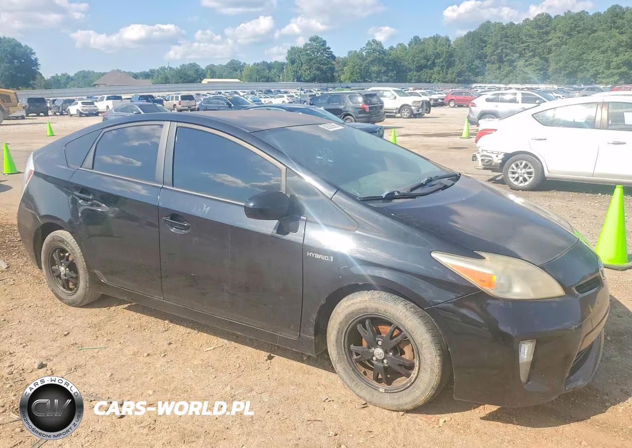 2013 Toyota Prius Four VIN:JTDKN3DU0D5644681 - 4