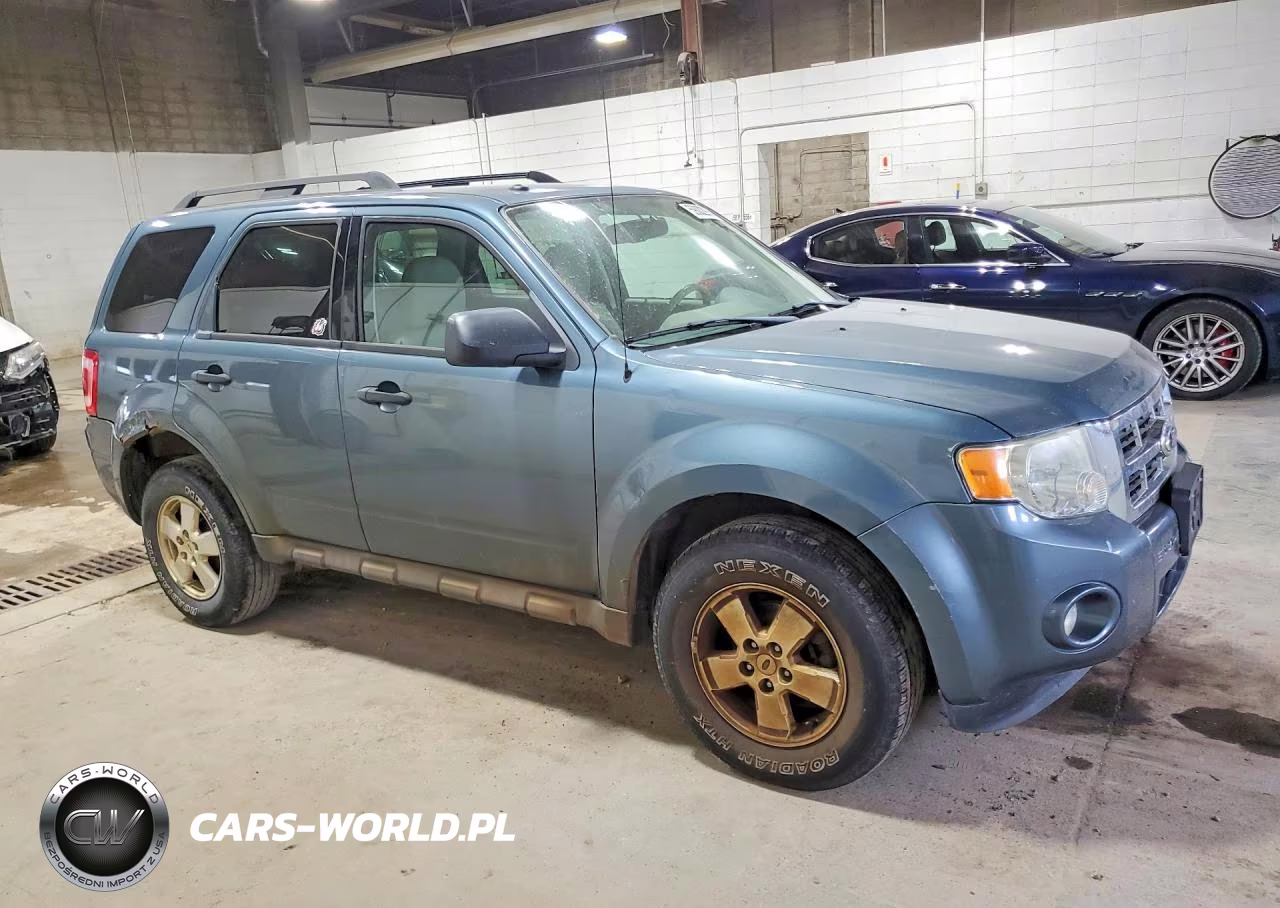 2011 Ford Escape Xlt VIN:1FMCU0D74BKB32934 - 4