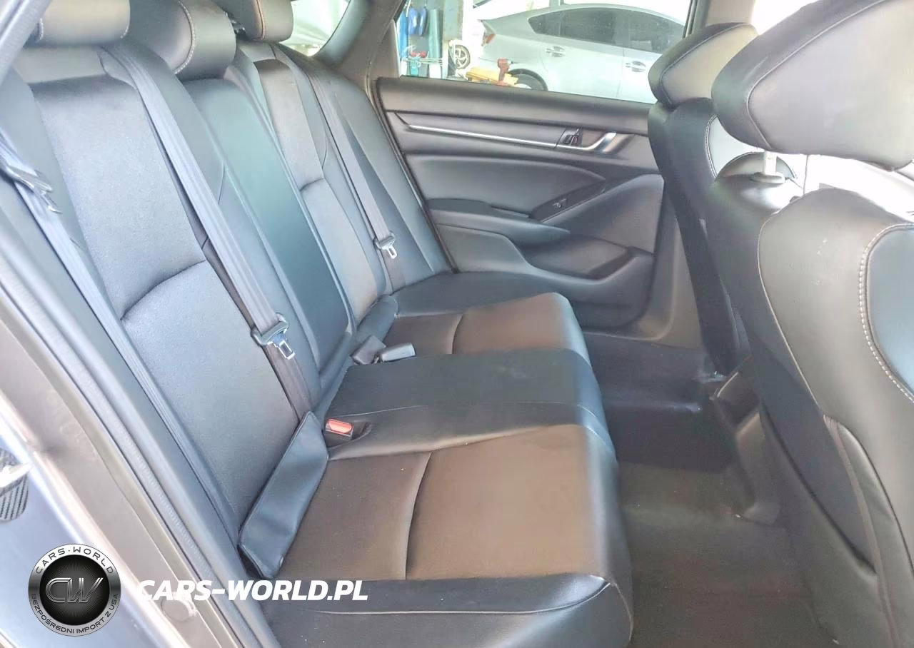 2018 Honda Accord Sport VIN:1HGCV1F32JA179385 - 10