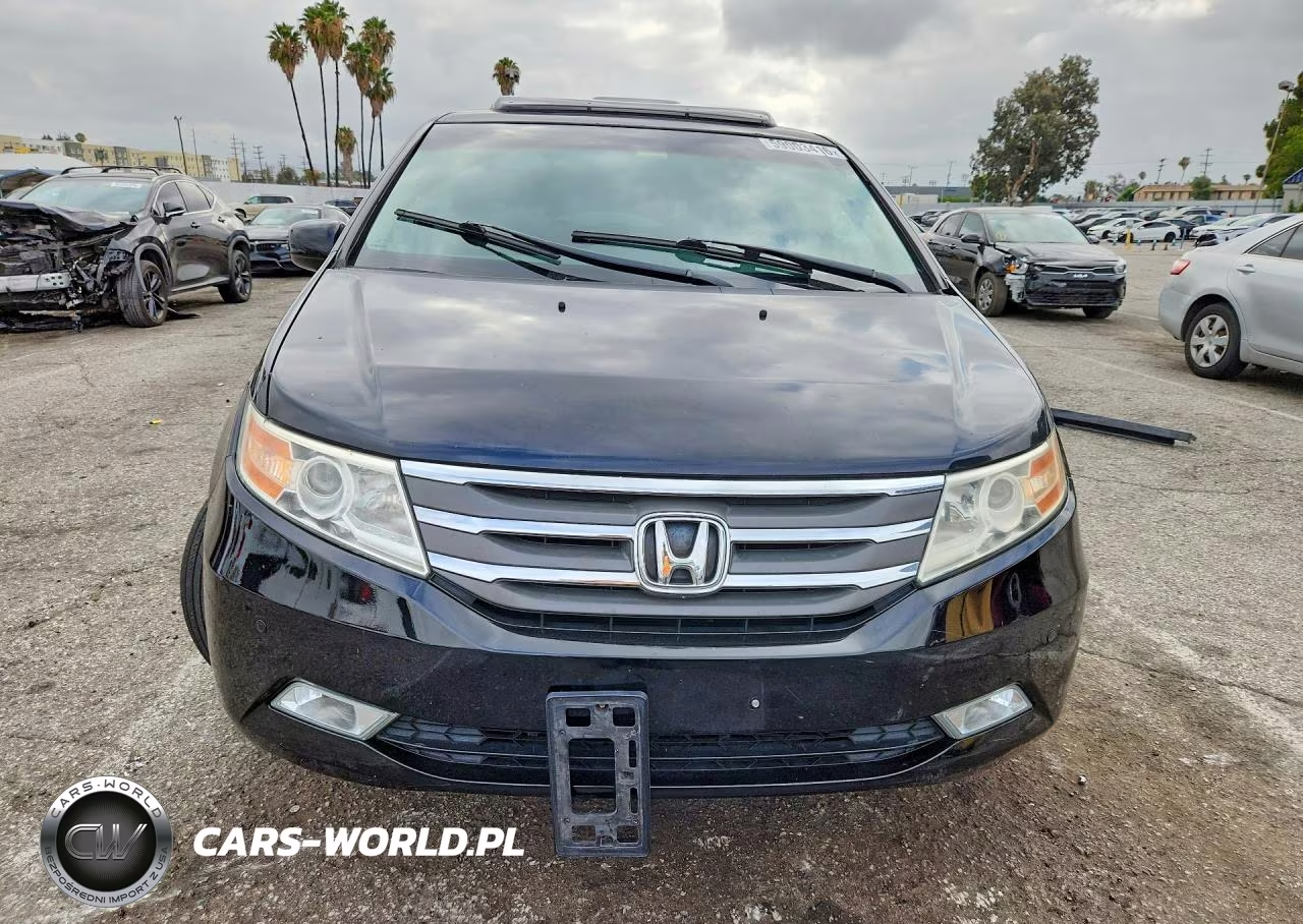 2011 Honda Odyssey Touring VIN:5FNRL5H95BB049116 - 5