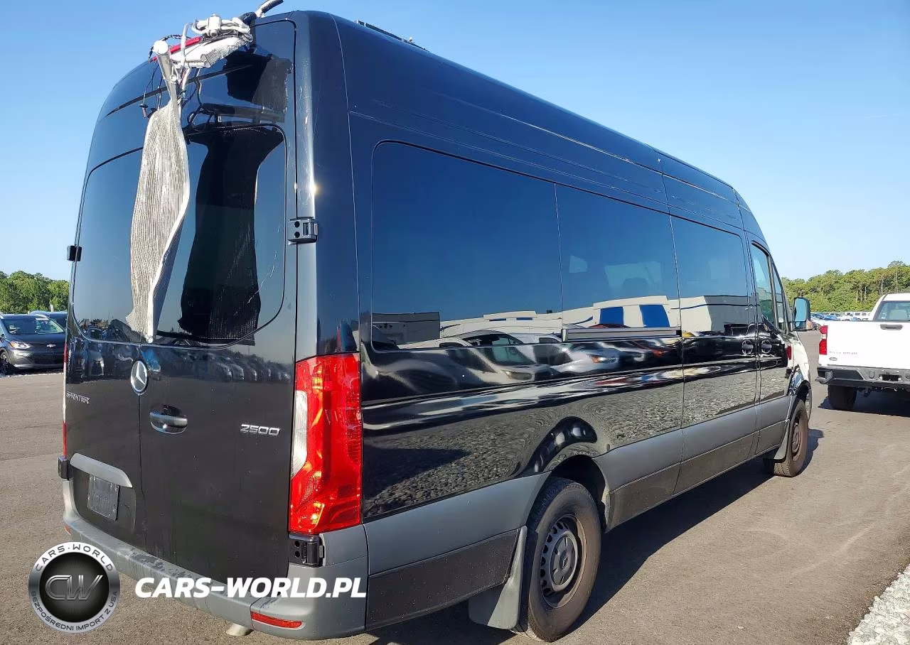 2025 Mercedes-Benz Sprinter 2500 VIN:W1Z4KGHY9ST214329 - 3