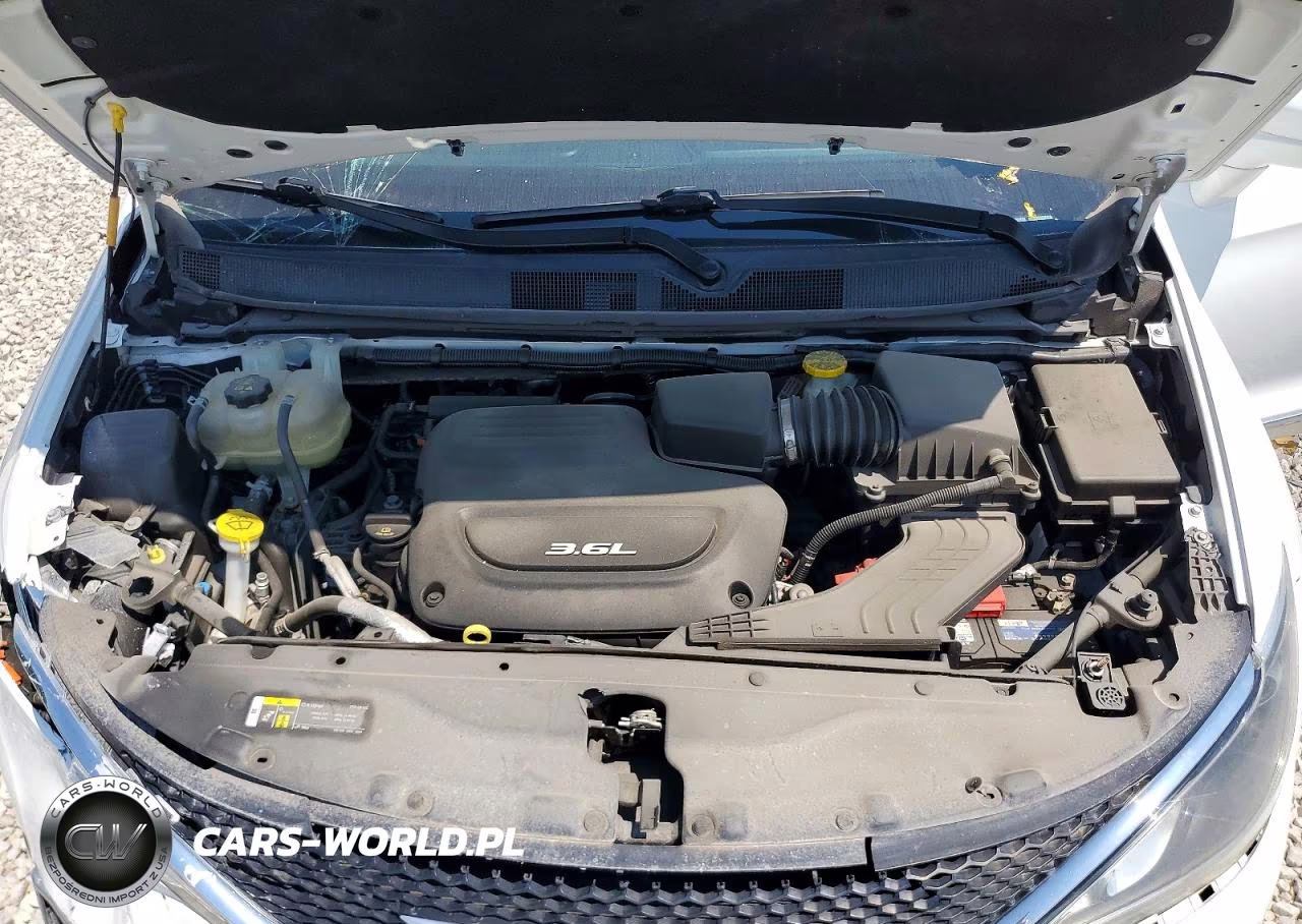 2018 Chrysler Pacifica Touring L VIN:2C4RC1BG0JR120113 - 12